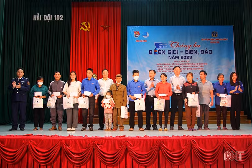 Giao lưu, tọa đàm “Tháng 3 biên giới - biển, đảo năm 2023” 