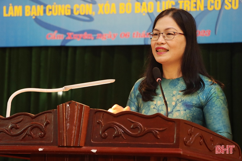 Chị em phụ nữ Cẩm Xuyên hứng khởi với buổi nói chuyện chuyên đề