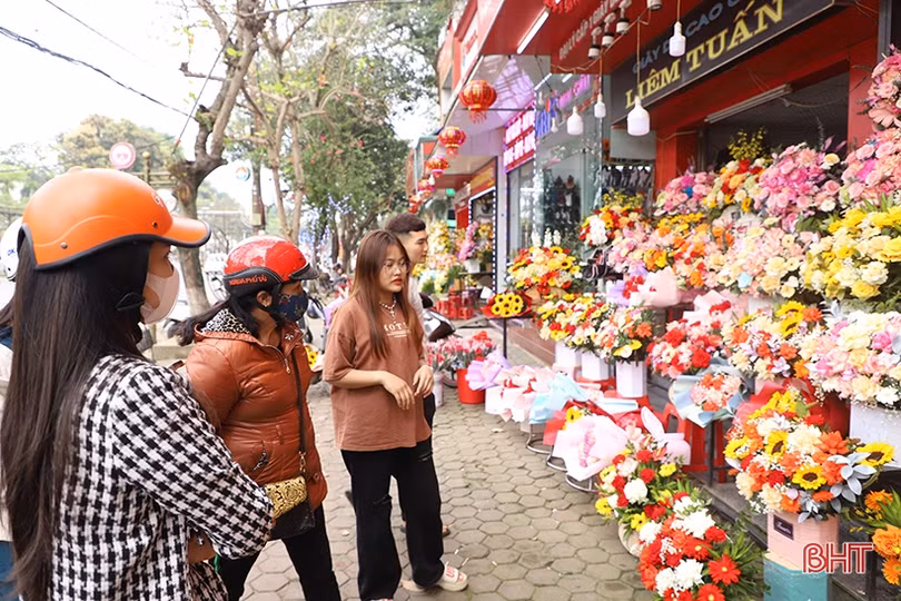 Hoa tươi tăng giá dịp lễ 8/3 tại Hà Tĩnh