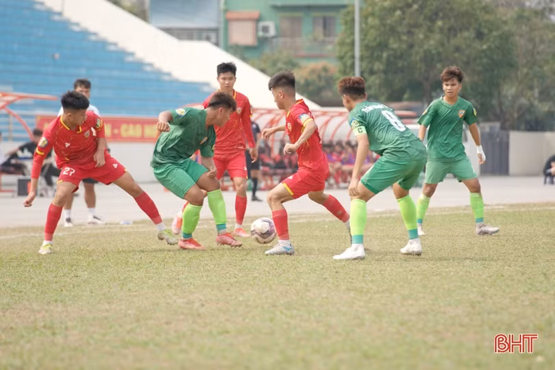 U17 Hồng Lĩnh Hà Tĩnh chia điểm đáng tiếc trận ra quân VCK U17 quốc gia