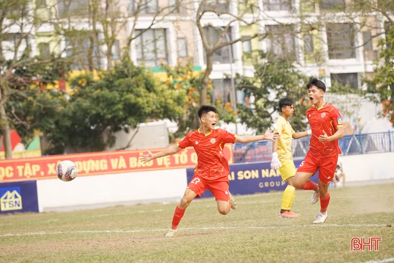 U17 Hồng Lĩnh Hà Tĩnh chia điểm đáng tiếc trận ra quân VCK U17 quốc gia
