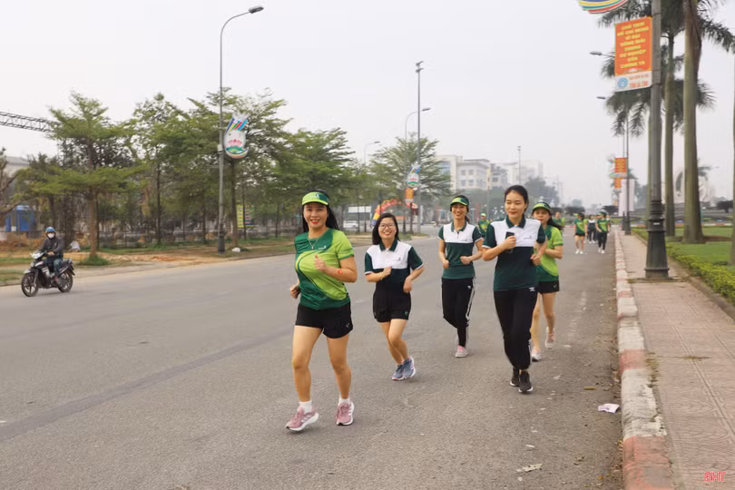 Hơn 200 vận động viên tham gia giải chạy Vietcombank Run