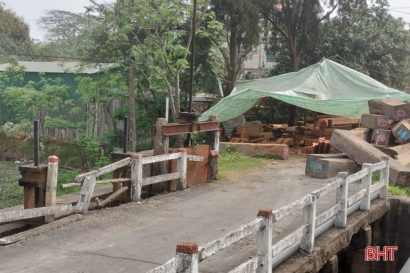 Khu vực cống Cầu Trù... nhếch nhác, ô nhiễm môi trường