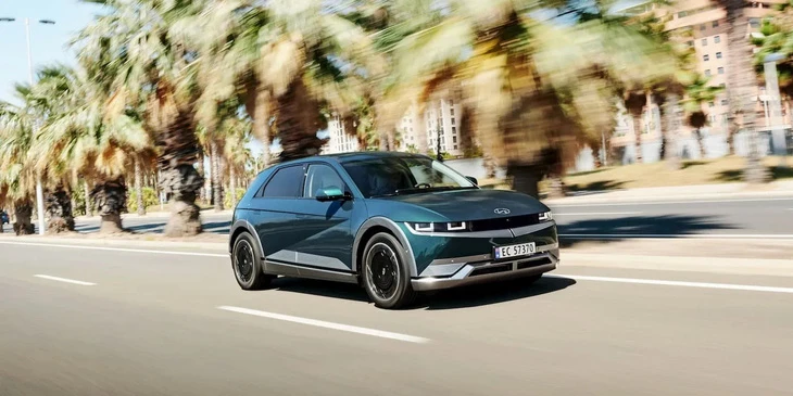 Xe điện Hyundai sẽ tự động nâng hạ gầm để đi được xa hơn