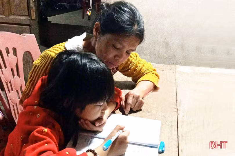 Lan tỏa phong trào cùng con học bài của chị em phụ nữ Hương Khê