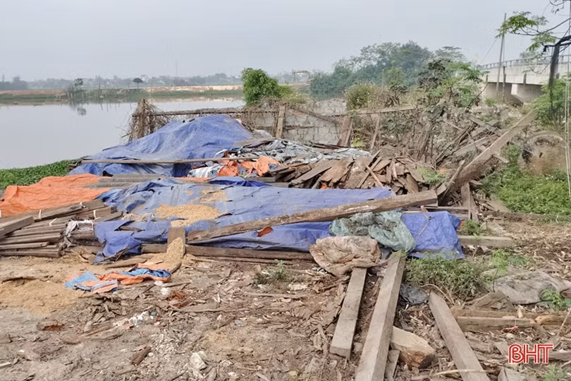 Khu vực cống Cầu Trù... nhếch nhác, ô nhiễm môi trường