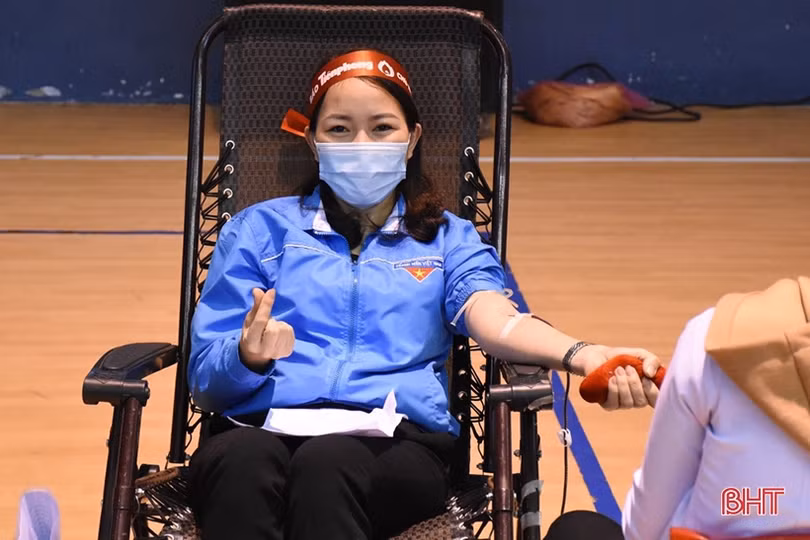 Vợ chồng cán bộ Đoàn ở Hà Tĩnh 27 lần hiến máu tình nguyện