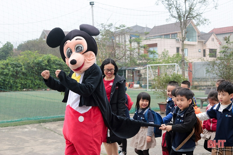 Học sinh mầm non thành phố Hà Tĩnh hào hứng với iSchool tour
