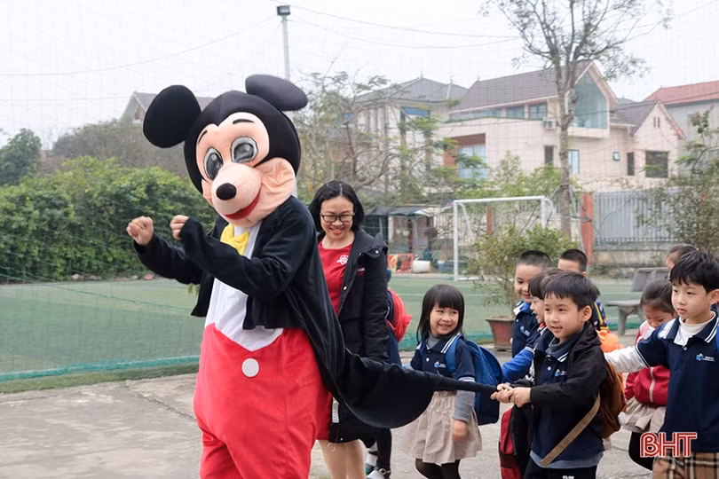 Học sinh mầm non thành phố Hà Tĩnh hào hứng với iSchool tour