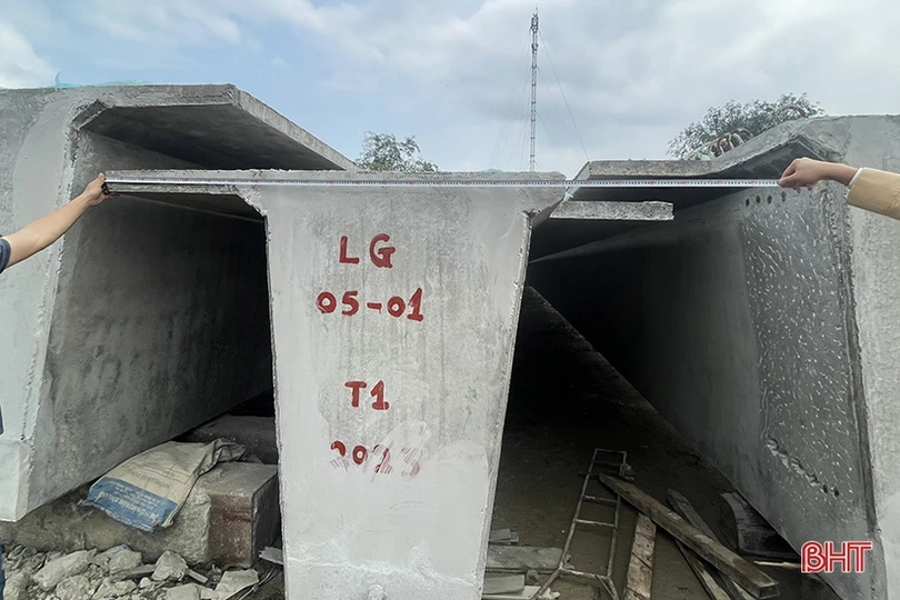 Hà Tĩnh phạt hơn 369 triệu đồng đoàn xe chở dầm cầu siêu trường không giấy phép