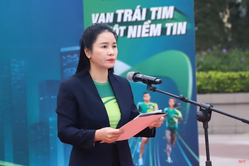 Hơn 200 vận động viên tham gia giải chạy Vietcombank Run
