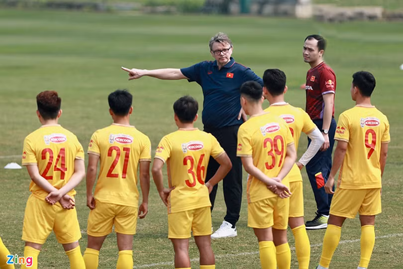 Tiền vệ người Hà Tĩnh và những trải nghiệm mới cùng HLV Philippe Troussier tại tuyển U23 Việt Nam