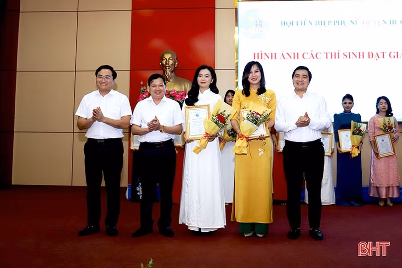 14 thí sinh đạt giải Cuộc thi ảnh “Phụ nữ với cảnh đẹp quê hương Hương Sơn”