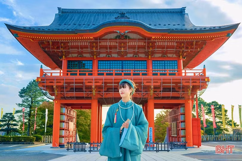 Giới trẻ Hà Tĩnh giữ gìn văn hóa truyền thống qua cổ phục Việt