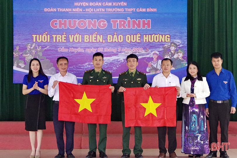 Gần 1.400 học sinh được cung cấp kiến thức về biển, đảo Việt Nam