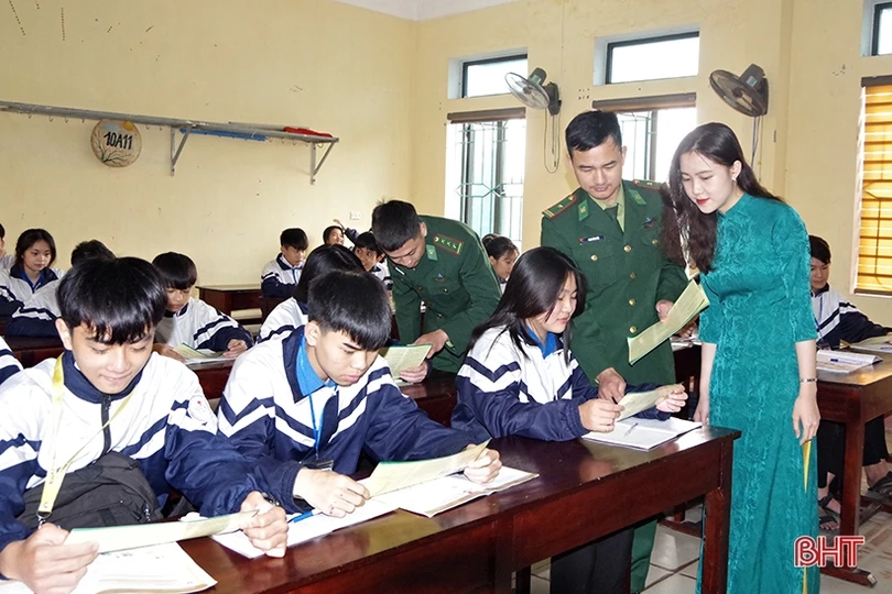 Gần 1.400 học sinh được cung cấp kiến thức về biển, đảo Việt Nam