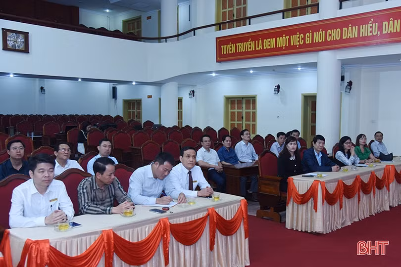 Khai giảng lớp bồi dưỡng ngạch chuyên viên cao cấp tại Hà Tĩnh