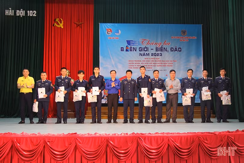 Giao lưu, tọa đàm “Tháng 3 biên giới - biển, đảo năm 2023” 