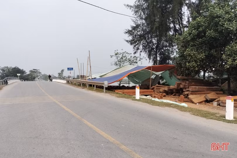 Khu vực cống Cầu Trù... nhếch nhác, ô nhiễm môi trường