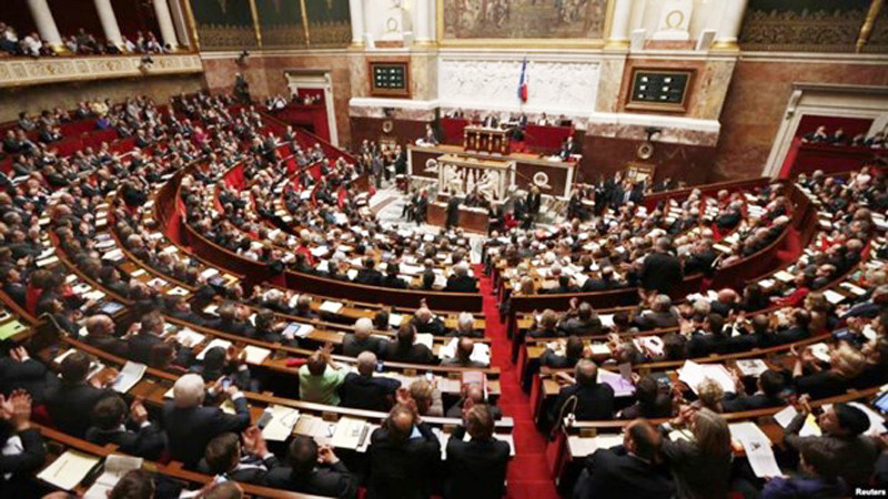 Thượng viện Pháp nhất trí tăng tuổi nghỉ hưu lên 64