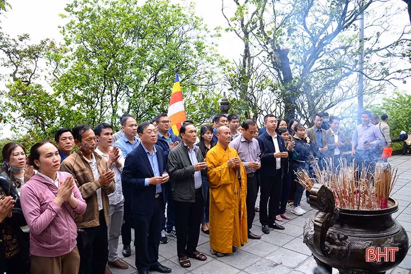 Trang trọng Lễ khánh đản chùa Hương Tích
