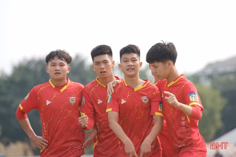U17 Hồng Lĩnh Hà Tĩnh chia điểm đáng tiếc trận ra quân VCK U17 quốc gia