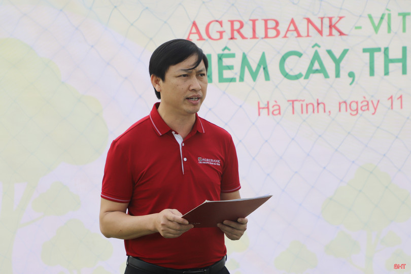 Đoàn cơ sở Agribank tỉnh Hà Tĩnh tài trợ cây xanh xây dựng nông thôn mới