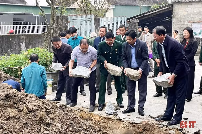 MTTQ và đoàn thể huyện Lộc Hà hỗ trợ xây dựng 13 ngôi nhà kiên cố