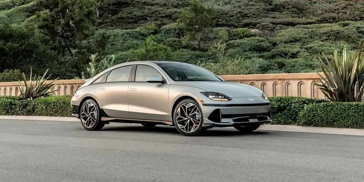 Xe điện Hyundai sẽ tự động nâng hạ gầm để đi được xa hơn