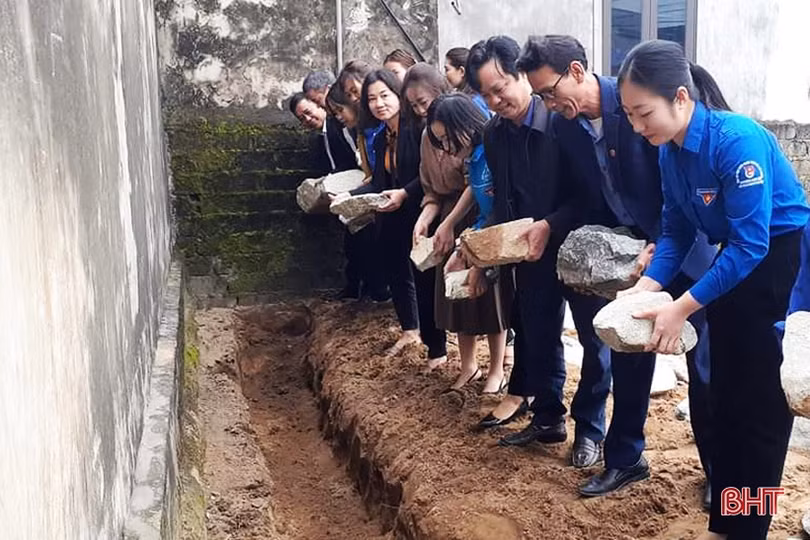 MTTQ và đoàn thể huyện Lộc Hà hỗ trợ xây dựng 13 ngôi nhà kiên cố