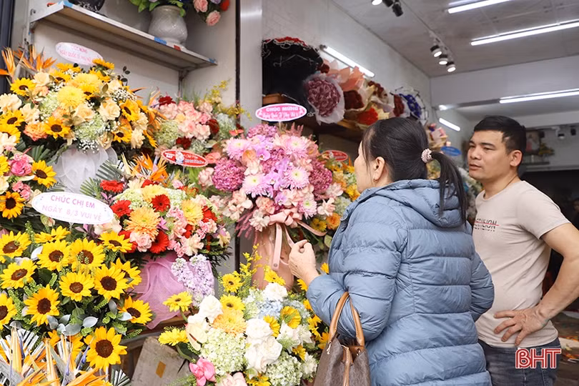 Hoa tươi tăng giá dịp lễ 8/3 tại Hà Tĩnh