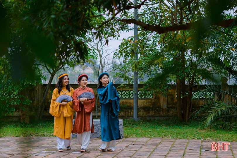 Giới trẻ Hà Tĩnh giữ gìn văn hóa truyền thống qua cổ phục Việt