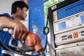 Giá xăng tiếp tục tăng