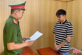 Khởi tố 2 đối tượng đánh bạc bằng hình thức cá độ bóng đá 