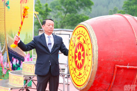 Khai hội chùa Hương Tích, mở đầu năm du lịch Hà Tĩnh 2026