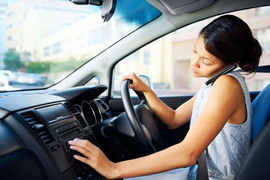 4 thói quen lái xe có thể gây nguy hiểm