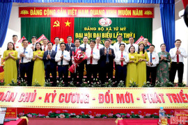 Phó Bí thư Thường trực Tỉnh ủy dự Đại hội Đảng bộ xã Tứ Mỹ 