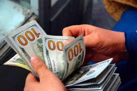 Tỷ giá USD hôm nay 7/8/2025: Đồng USD mất giá