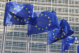 EU lần đầu bảo lãnh cho Ukraine vay 500 triệu euro