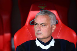 Mourinho chạm mốc 125 triệu USD đền bù sa thải