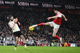 Arsenal bất phân thắng bại với Liverpool