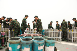 Cận cảnh trận địa pháo hoa quy mô lớn chào mừng Đại hội Đảng