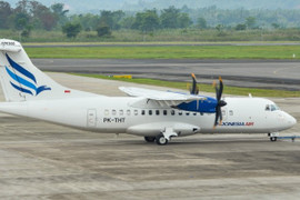 Máy bay Indonesia chở 11 người mất tích, nghi đâm vào núi