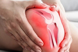 Đau đầu gối khi đứng lên, ngồi xuống có đáng lo?