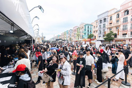 Ocean City "bùng nổ" trước giờ G: Fan Việt và quốc tế cuồng nhiệt đổ về - trải nghiệm âm nhạc hiếm có