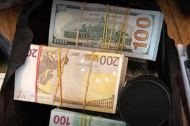 Bê bối tham nhũng 100 triệu USD rung chuyển chính trường Ukraine