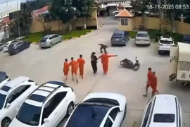 Phạm nhân nổ súng tẩu thoát trước cửa tòa án Campuchia