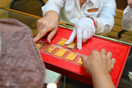 Ngân hàng đầu tiên ra mắt thương hiệu vàng miếng