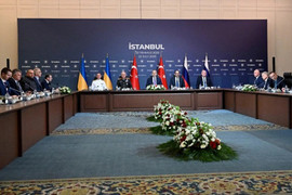 Ukraine đề xuất ông Zelensky và ông Putin gặp nhau tháng tới