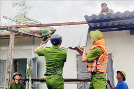 Thủ tướng yêu cầu khẩn trương hỗ trợ nhân dân khắc phục hậu quả mưa bão